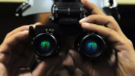 night-vision-goggles-2016413_960_720.jpg